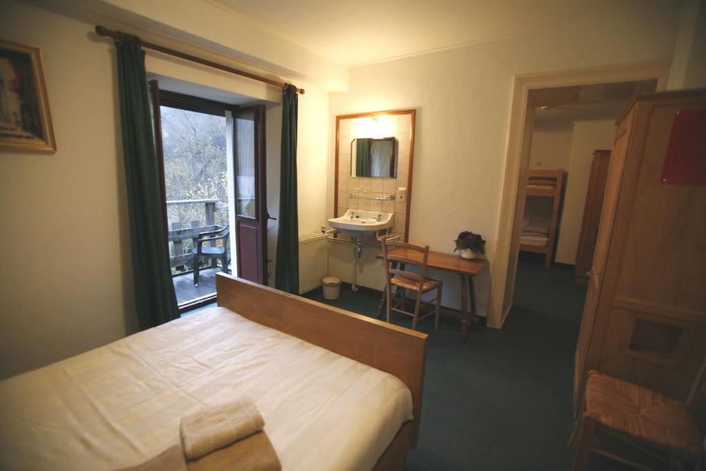 Hotel Gai-Sejour La-Roche-en-Ardenne Rum bild